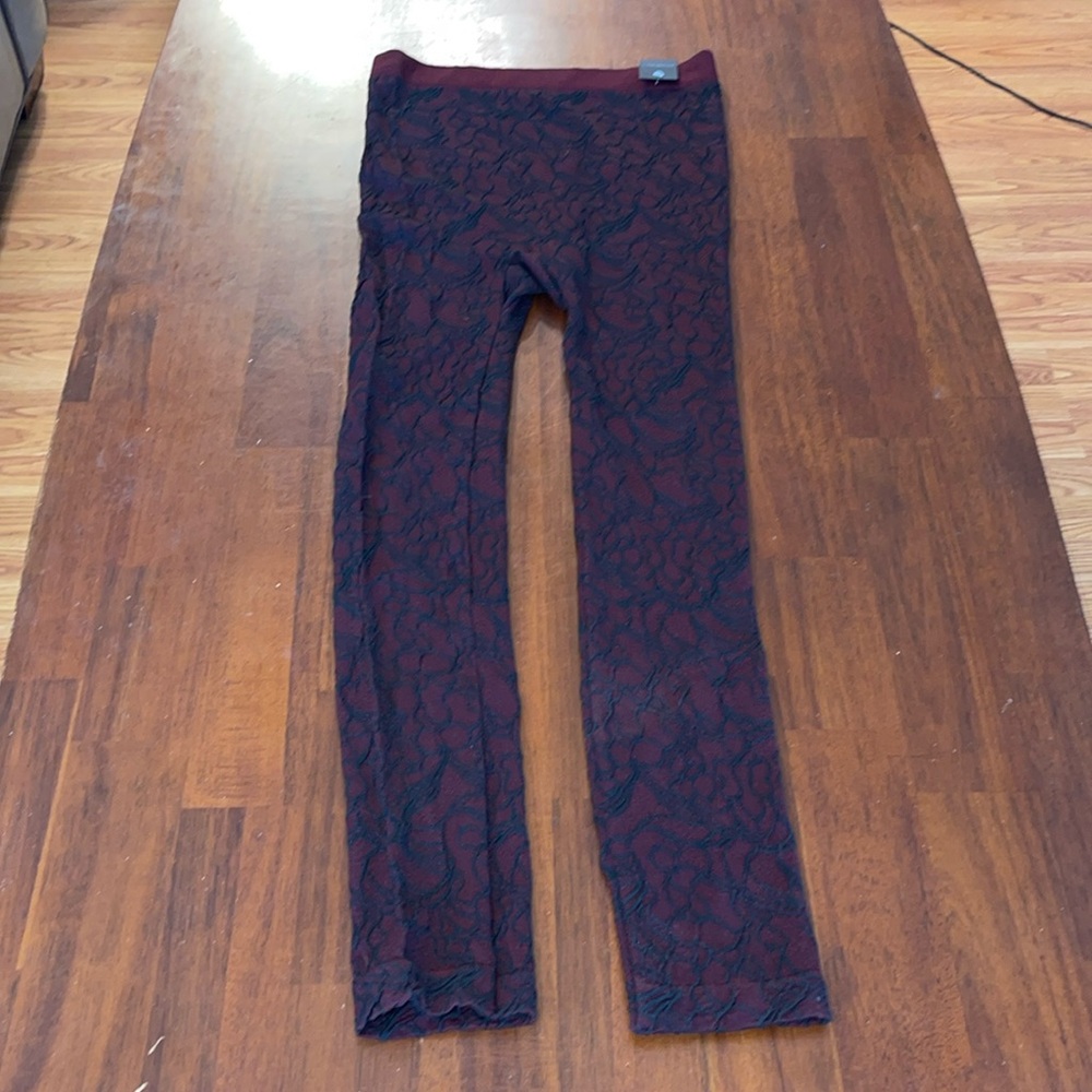 Lane Bryant NWT maroon leggings with black lace. Size C/D.